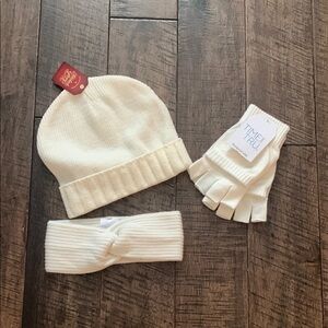 Women’s  Ivory Winter Accessory Set